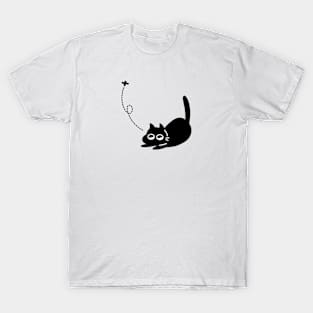 Black cat and fly T-Shirt